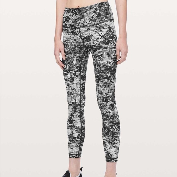 Lululemon Wunder Under High-Rise 7/8 Tight *Full-On Luxtreme 25" - Picture 1 of 14